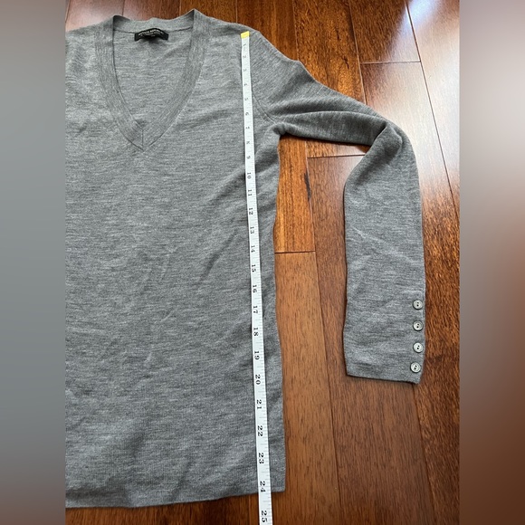 NWOT Banana Republic Grey Merino Wool Sweater - Picture 5 of 8